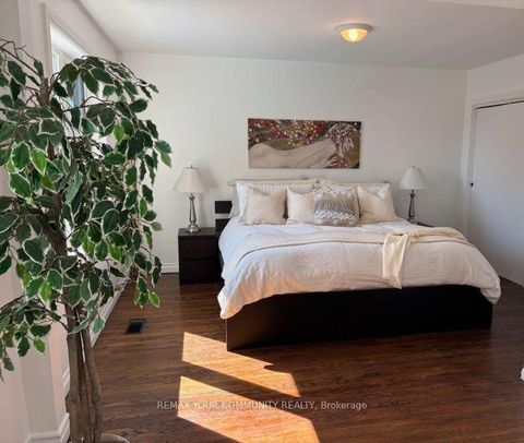 Photo 12 at 66 Decarie Circle, West Deane, Toronto