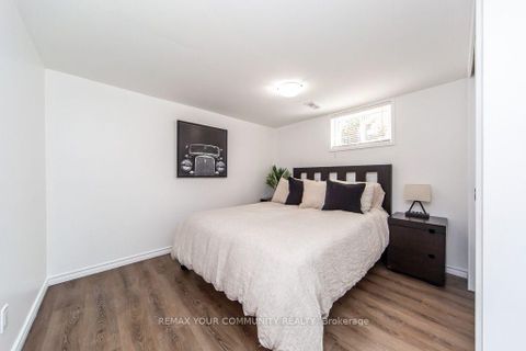 Photo 27 at 66 Decarie Circle, West Deane, Toronto