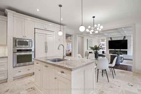 Photo 11 at 132 York Mills Road, Windfields, Toronto