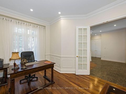Photo 5 at 11 Beauvista Court, Vellore Village, Vaughan