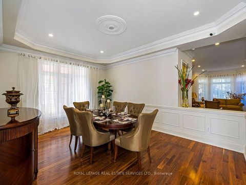 Photo 7 at 11 Beauvista Court, Vellore Village, Vaughan