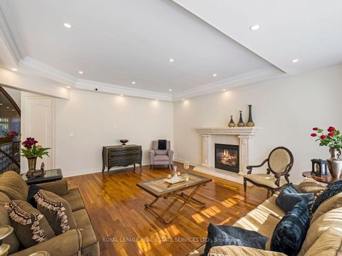Photo 15 at 11 Beauvista Court, Vellore Village, Vaughan
