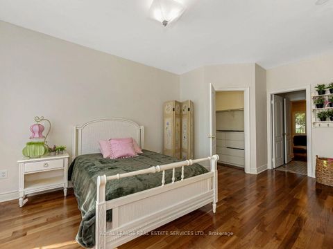 Photo 22 at 11 Beauvista Court, Vellore Village, Vaughan