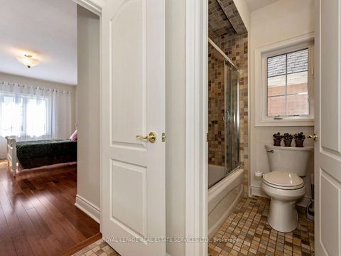 Photo 24 at 11 Beauvista Court, Vellore Village, Vaughan