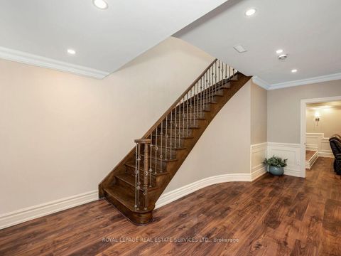 Photo 30 at 11 Beauvista Court, Vellore Village, Vaughan