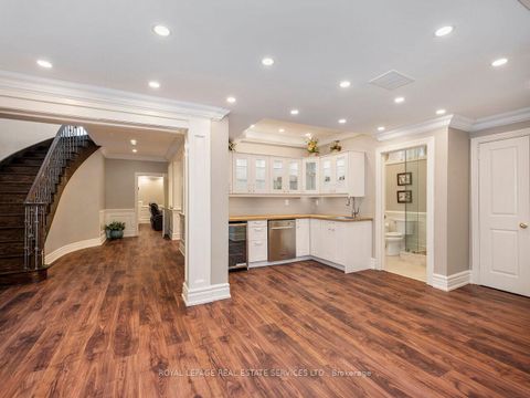 Photo 34 at 11 Beauvista Court, Vellore Village, Vaughan