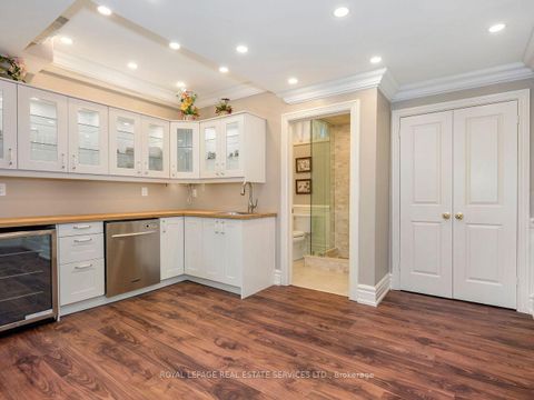 Photo 35 at 11 Beauvista Court, Vellore Village, Vaughan