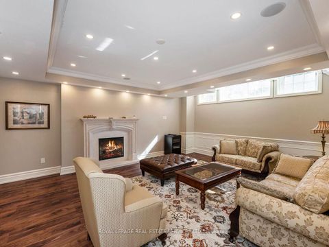 Photo 38 at 11 Beauvista Court, Vellore Village, Vaughan