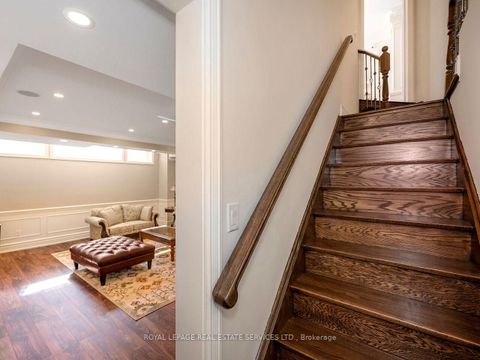 Photo 41 at 11 Beauvista Court, Vellore Village, Vaughan