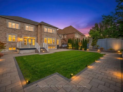 Photo 46 at 11 Beauvista Court, Vellore Village, Vaughan