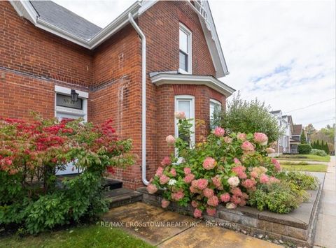 Photo 1 at 49 Park Street, Queen's Park, Barrie