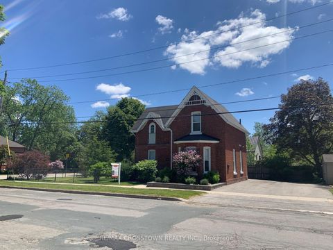 Photo 3 at 49 Park Street, Queen's Park, Barrie