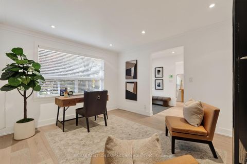 Photo 4 at 39 Romney Road, Westgate, Toronto