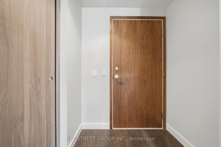 Photo 6 at 911 - 85 McMahon Drive, Bayview Village, Toronto