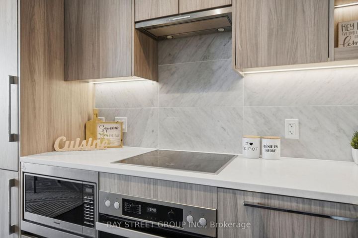 Photo 14 at 911 - 85 McMahon Drive, Bayview Village, Toronto