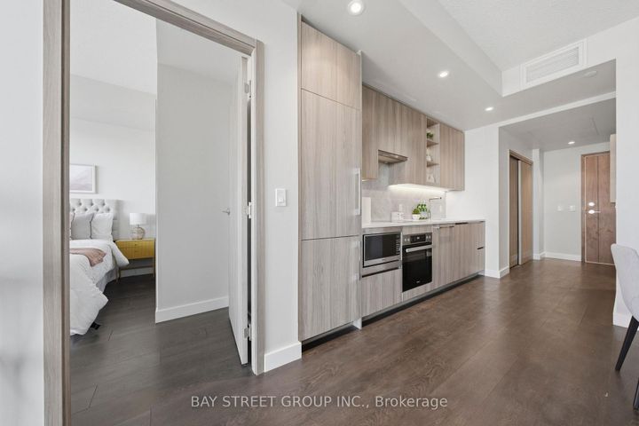 Photo 27 at 911 - 85 McMahon Drive, Bayview Village, Toronto