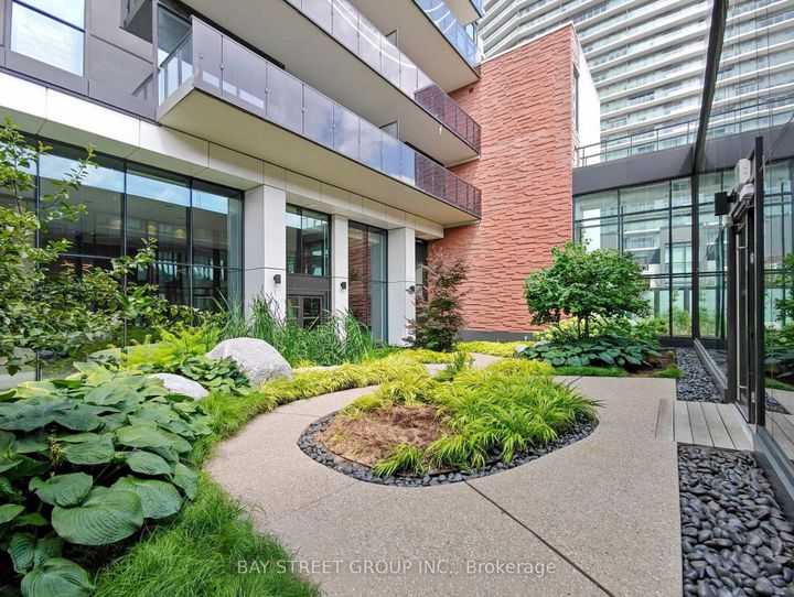 Photo 38 at 911 - 85 McMahon Drive, Bayview Village, Toronto