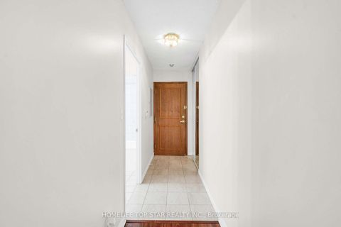 Photo 6 at 1011 - 8 Lee Centre Drive, Woburn, Toronto