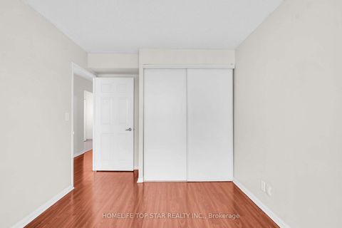 Photo 11 at 1011 - 8 Lee Centre Drive, Woburn, Toronto