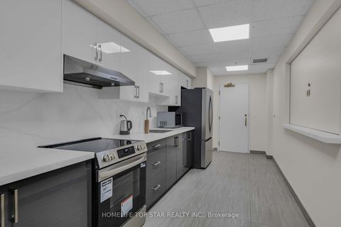 Photo 21 at 1011 - 8 Lee Centre Drive, Woburn, Toronto