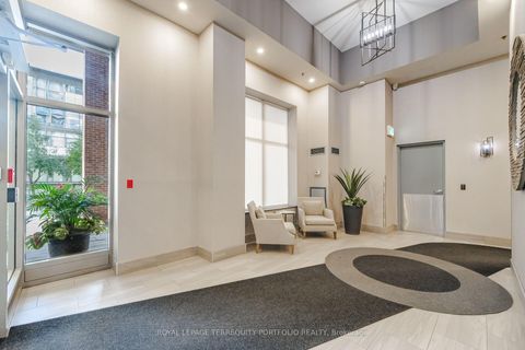 Photo 2 at 303 - 18 Merton Street, Mount Pleasant West, Toronto