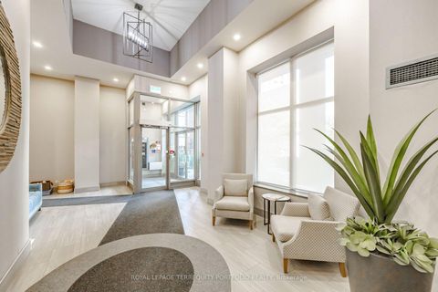Photo 3 at 303 - 18 Merton Street, Mount Pleasant West, Toronto