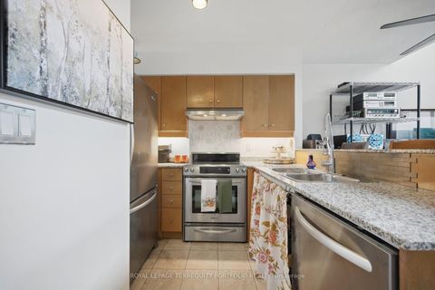 Photo 5 at 303 - 18 Merton Street, Mount Pleasant West, Toronto