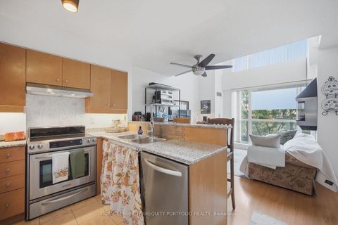 Photo 6 at 303 - 18 Merton Street, Mount Pleasant West, Toronto