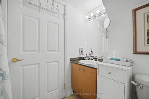 Photo 13 at 303 - 18 Merton Street, Mount Pleasant West, Toronto
