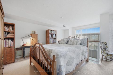 Photo 17 at 303 - 18 Merton Street, Mount Pleasant West, Toronto