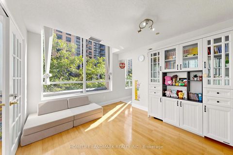 Photo 5 at 220 - 15 Northtown Way, Willowdale East, Toronto