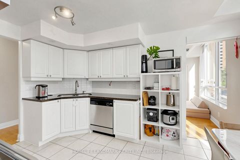 Photo 15 at 220 - 15 Northtown Way, Willowdale East, Toronto