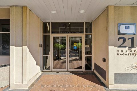 Photo 2 at 2009 - 21 Grand Magazine Street, Niagara, Toronto