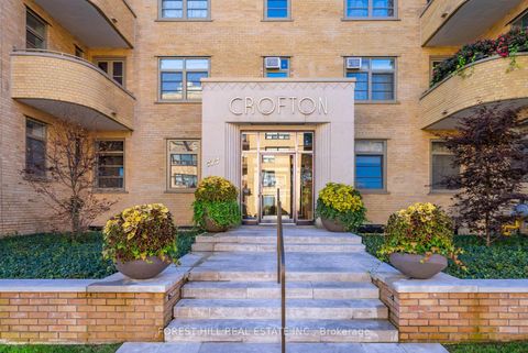 Photo 1 at 301 - 717 Eglinton Avenue W, Forest Hill South, Toronto