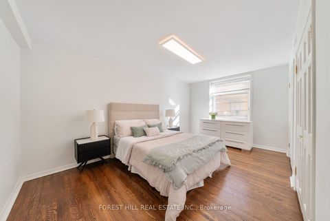 Photo 22 at 301 - 717 Eglinton Avenue W, Forest Hill South, Toronto