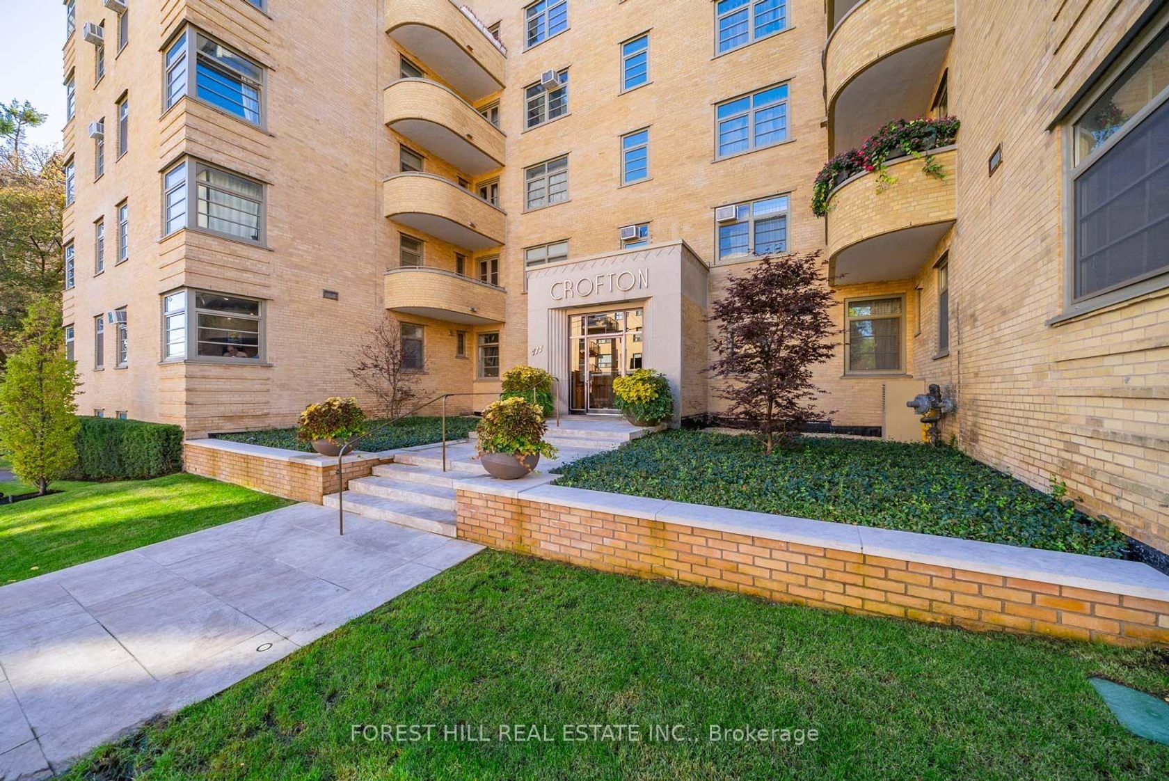 301 - 717 Eglinton Avenue W, Forest Hill South, Toronto 