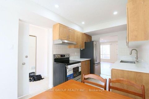 Photo 2 at 9 - 8 Liszt Gate, Hillcrest Village, Toronto