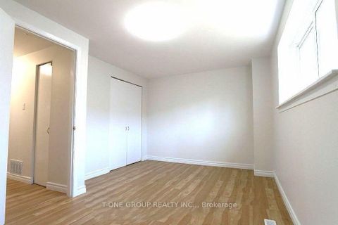 Photo 7 at 9 - 8 Liszt Gate, Hillcrest Village, Toronto
