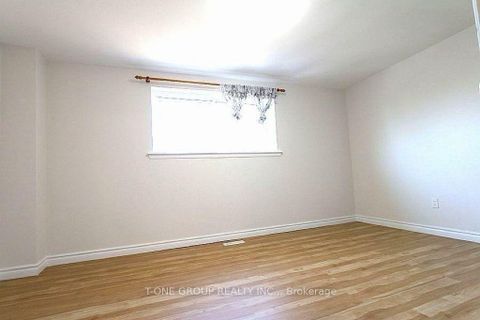 Photo 8 at 9 - 8 Liszt Gate, Hillcrest Village, Toronto