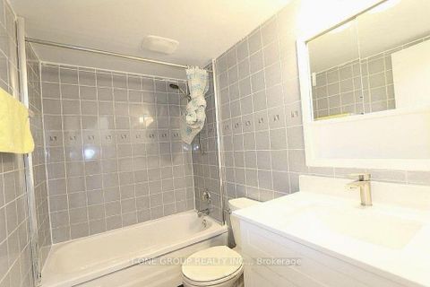 Photo 12 at 9 - 8 Liszt Gate, Hillcrest Village, Toronto