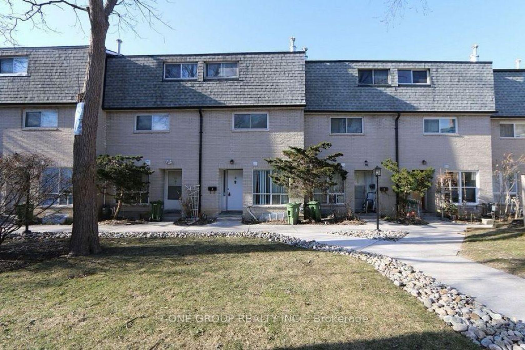 9 - 8 Liszt Gate, Hillcrest Village, Toronto 