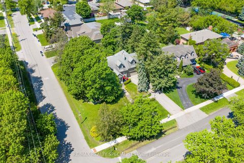 Photo 2 at 78 Meadowbank Road, City Centre West, Toronto