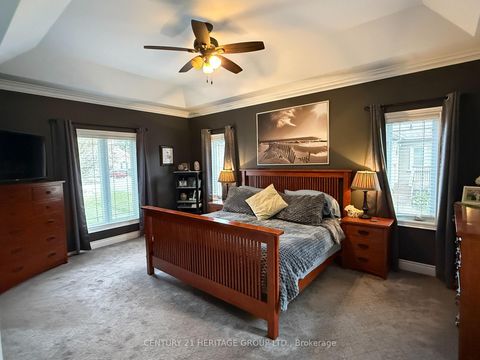 Photo 18 at 49 Shore Crescent, Historic Lakeshore Communities, Georgina
