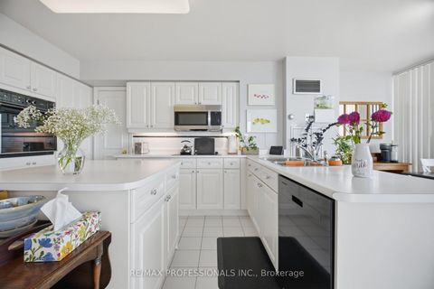 Photo 12 at 4203 - 1 Palace Pier Court, Mimico, Toronto