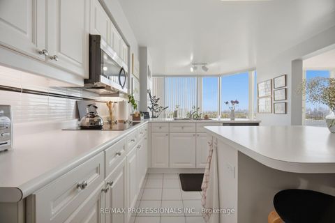 Photo 13 at 4203 - 1 Palace Pier Court, Mimico, Toronto