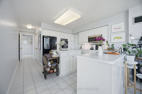 Photo 14 at 4203 - 1 Palace Pier Court, Mimico, Toronto