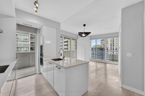 Photo 2 at 803 - 2221 Yonge Street, Mount Pleasant West, Toronto