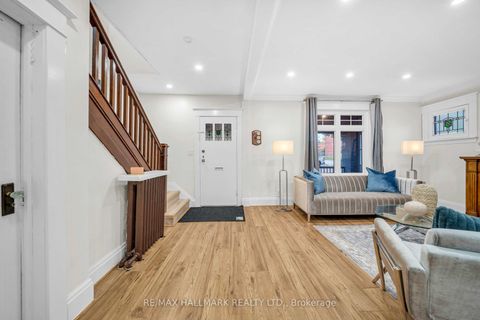 Photo 2 at 20 Elizabeth Street S, Mill Pond, Richmond Hill