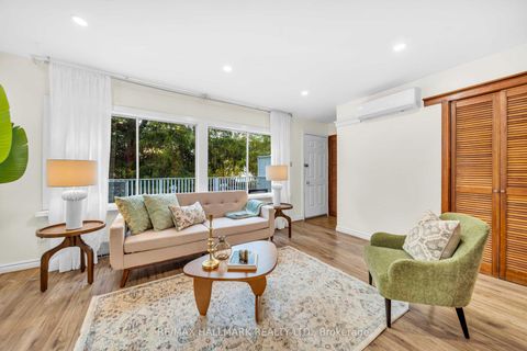Photo 6 at 20 Elizabeth Street S, Mill Pond, Richmond Hill