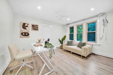 Photo 14 at 20 Elizabeth Street S, Mill Pond, Richmond Hill
